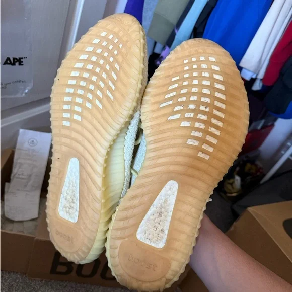 Size 11 YEEZY BUTTER  AUTHENTIC Sneakers - Picture 4 of 5